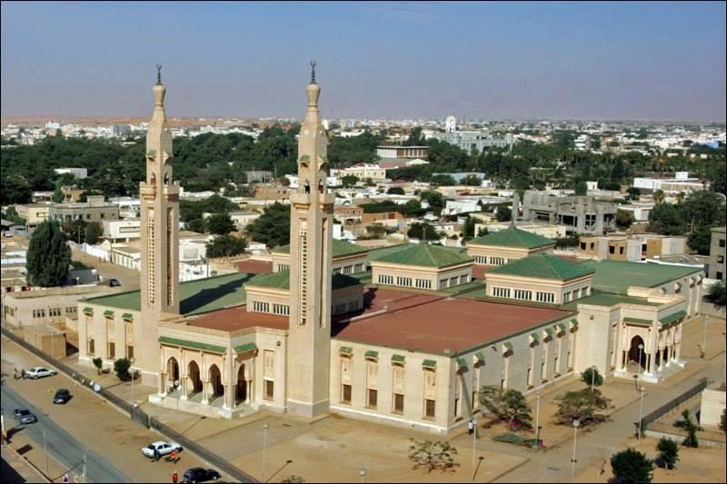 جامع الملك فيصل في نواكشوط وهو أشهر معلمة في العاصمة